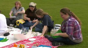 Students decorate reusable bags, encourage eco-sustainability