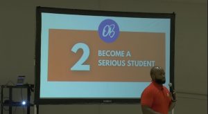 Motivational speaker offers life advice, encouragement