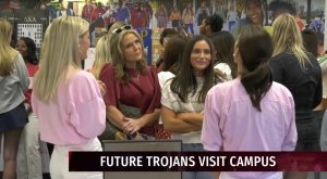 Future Trojans visit campus during Admitted Students Day