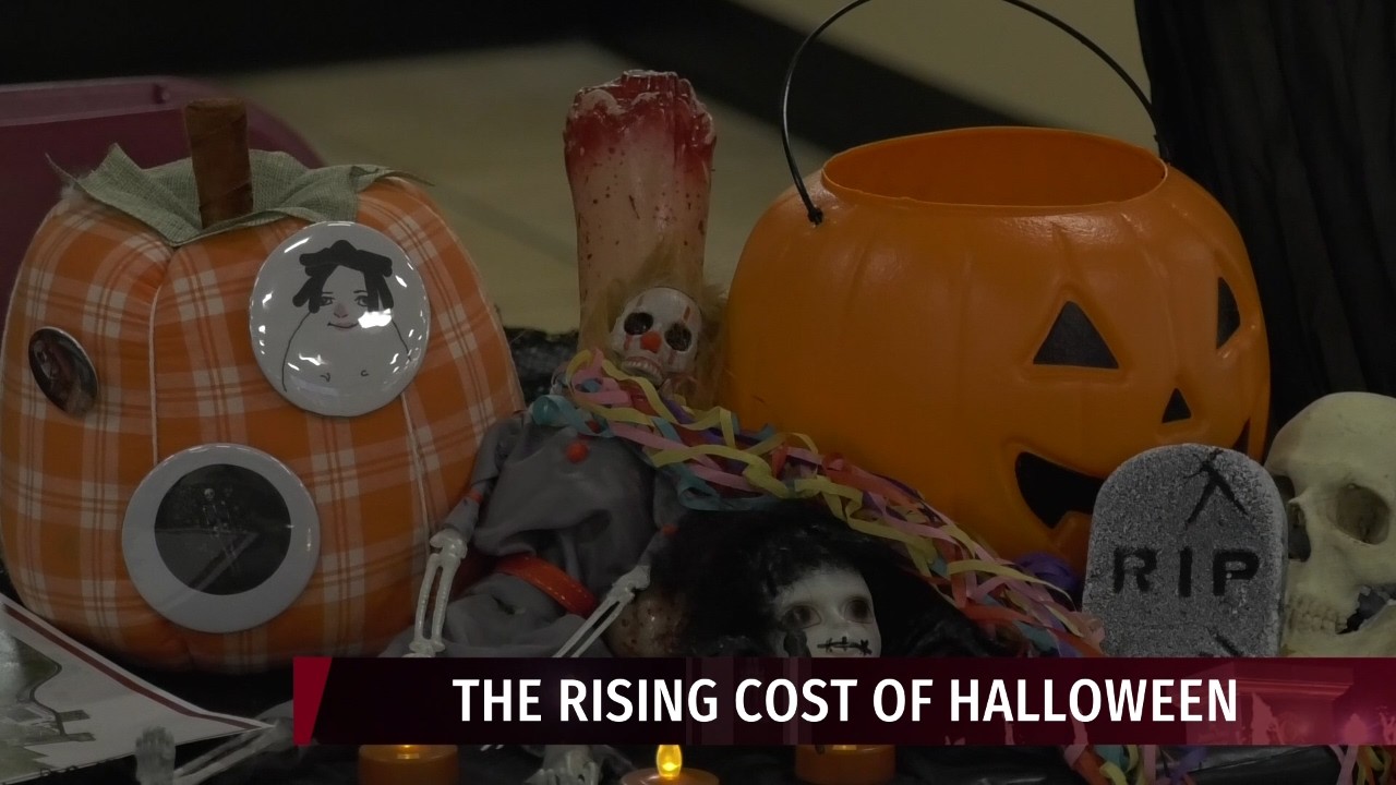 Students experience effects of inflation during Halloween prep