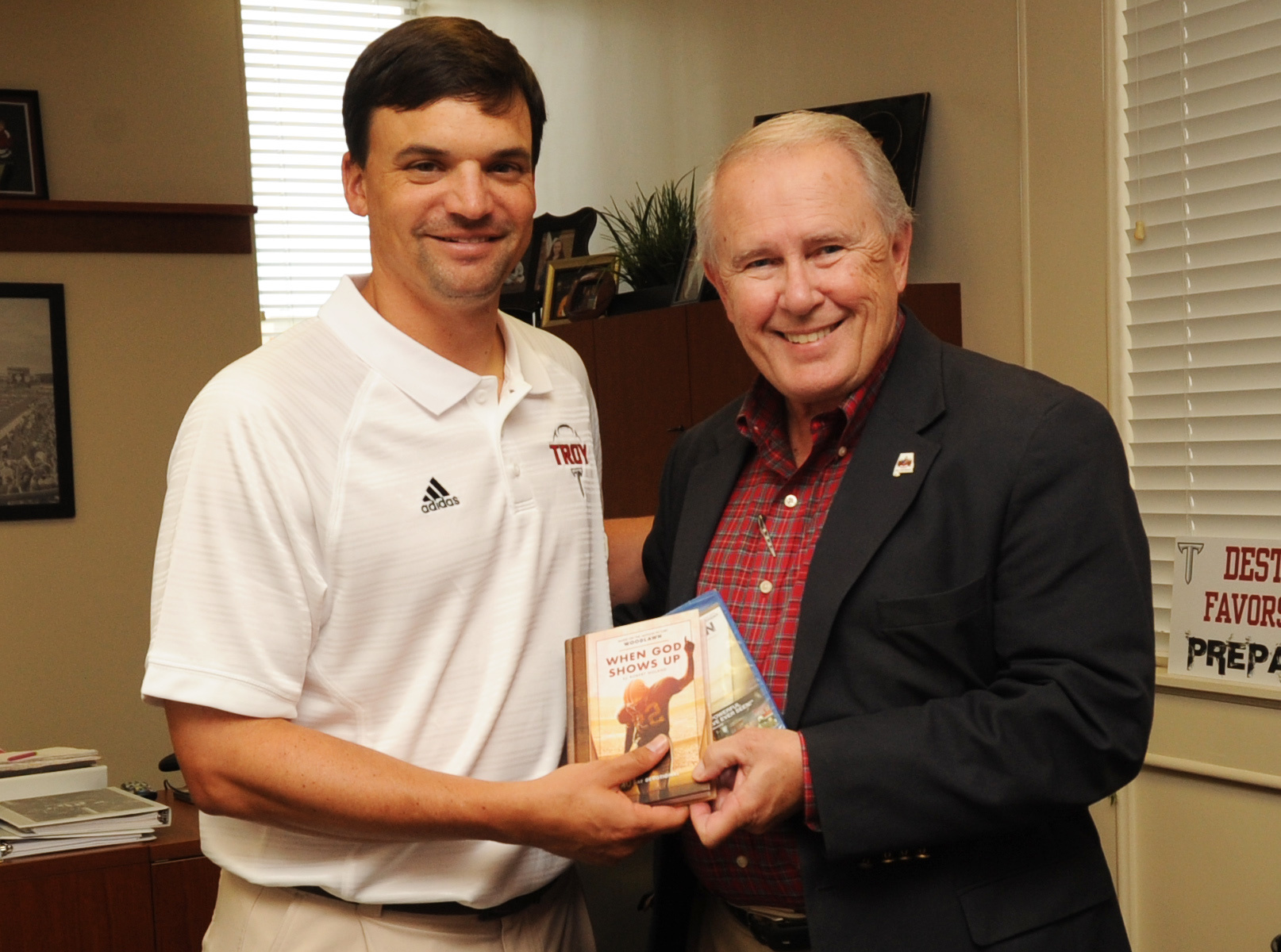 Alumnus Hank Erwin recounts “Woodlawn” story Troy Today