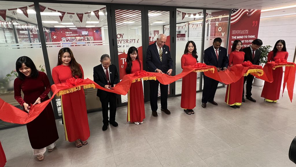 Duy Tan University in Da Nang held a ribbon cutting for its new floor dedicated to TROY classes.