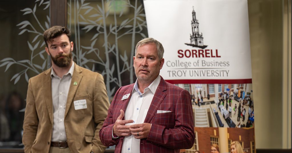 Alabama Bankers Association members speak to Sorrell College students at BBQ with Bankers.