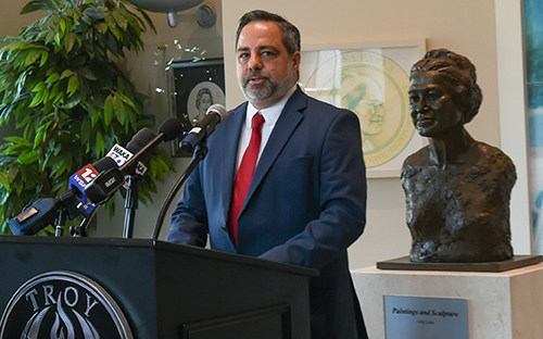 Alabama Securities Exchange Commission Education and Public Affairs Director Nick Vonderau brings remarks from Director Amanda Senn at a press conference announcing the Center for Artificial Intelligence Research and Education in the Sorrell College of Business.