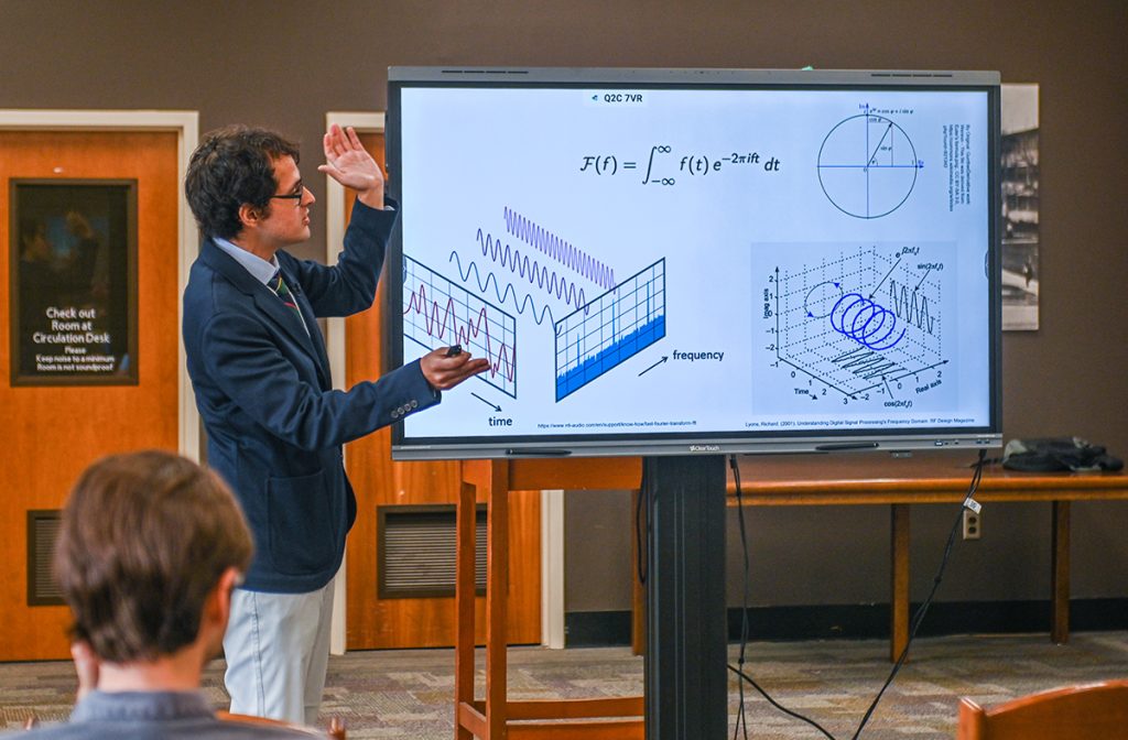 Dr. yafet Sanchez gives a guest lecture about waves in the Troy University Library