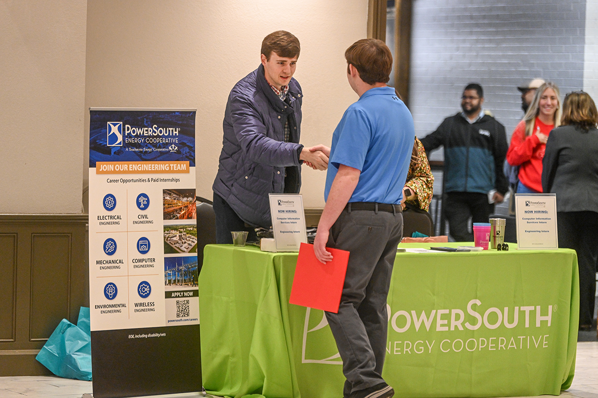 TROY engineering students network with local industries at career expo