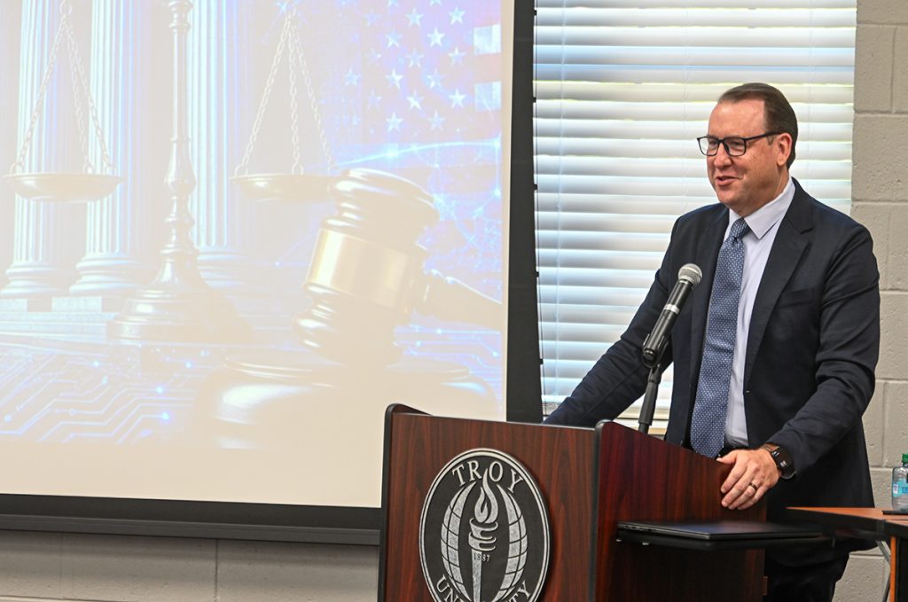 Eddie Sorrells speaks to the attendees of the Everett Symposium on the Dothan Campus.