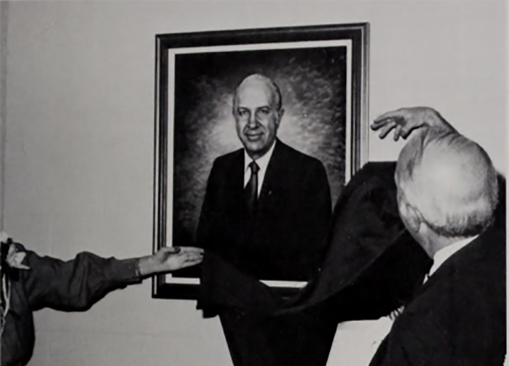 Wallace D. Malone, Jr. unveils portrait during ceremony to name building on the Troy Campus in his honor. Malone served on the Troy University Board of Trustees from 1975 to 1995. He passed away on October 25, 2026 at the age of 90.